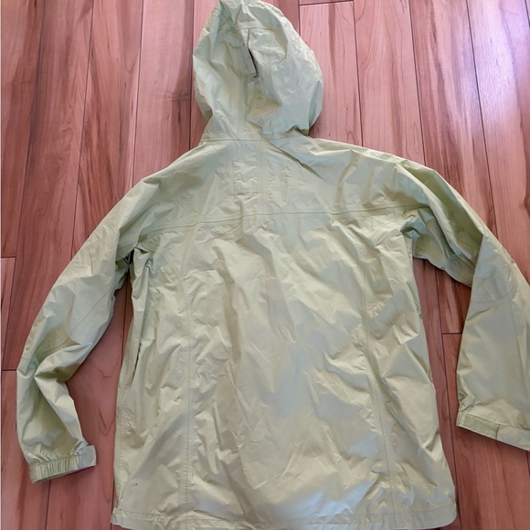 L.L. Bean Women's Green Rain Jacket - Large - Picture 2 of 4